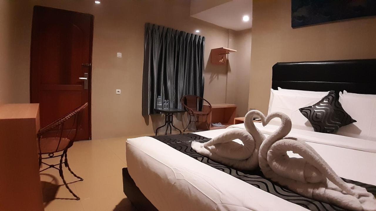 New Gentala Hotel Medan Exterior photo