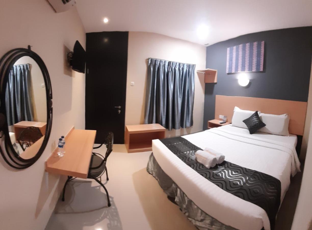 New Gentala Hotel Medan Exterior photo